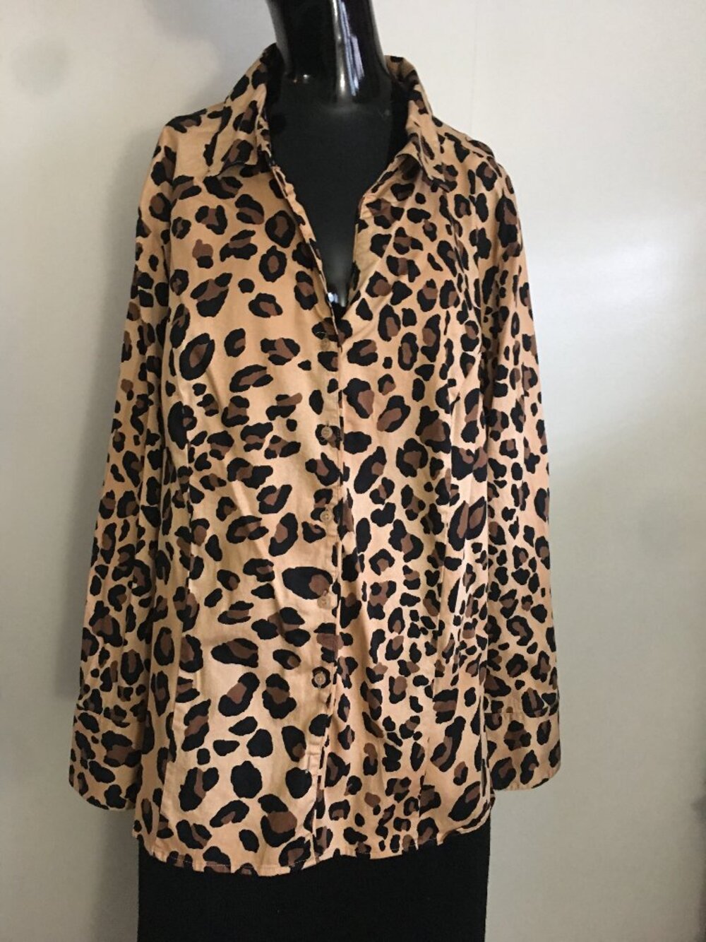 Lane Bryant cotton spandex leopard flip cuff blouse